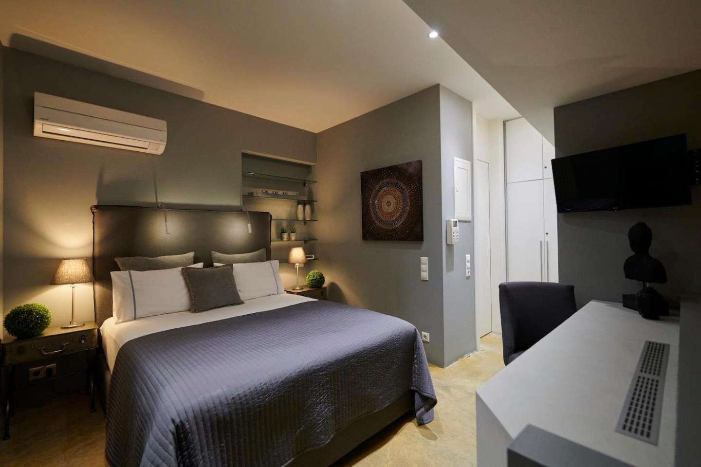 Ma Maison No5 Penthouse Loft, Private Heated Pool, Acropolis View, Ultra High Speed Internet 300 Mbps, Short Walk To Acropolis, Parking Upon Request, 1' From Metro Aten Exteriör bild