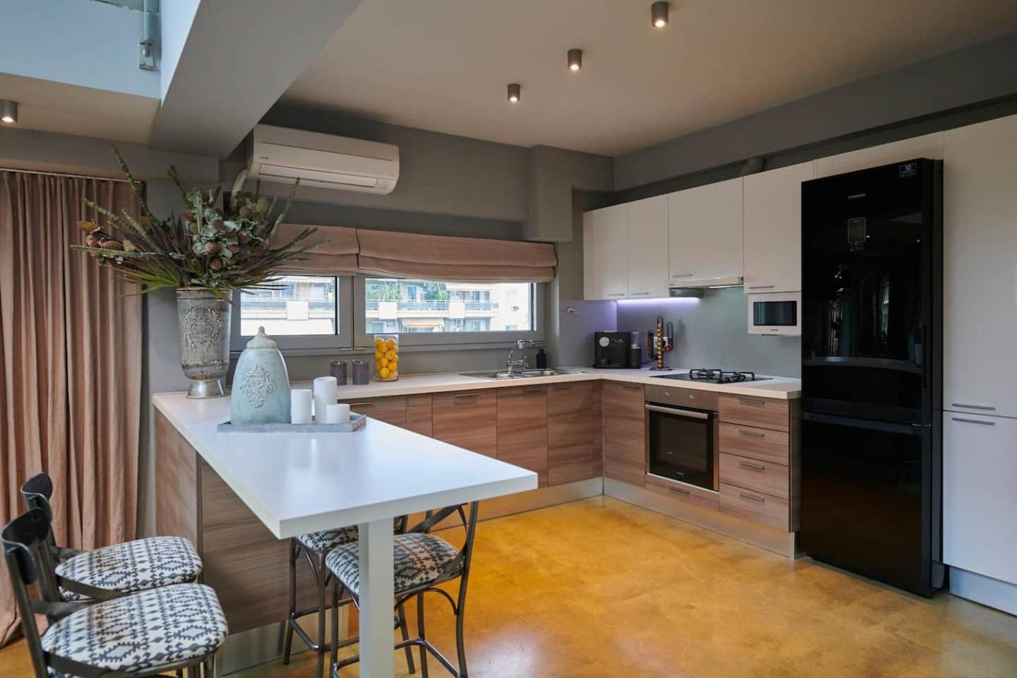 Ma Maison No5 Penthouse Loft, Private Heated Pool, Acropolis View, Ultra High Speed Internet 300 Mbps, Short Walk To Acropolis, Parking Upon Request, 1' From Metro Aten Exteriör bild