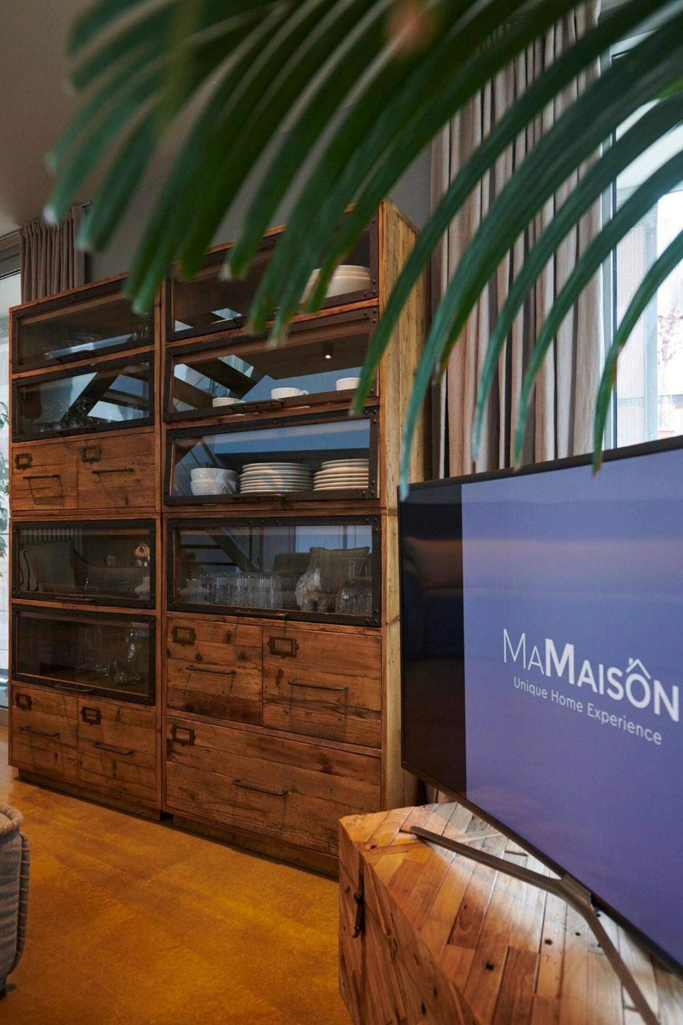 Ma Maison No5 Penthouse Loft, Private Heated Pool, Acropolis View, Ultra High Speed Internet 300 Mbps, Short Walk To Acropolis, Parking Upon Request, 1' From Metro Aten Exteriör bild