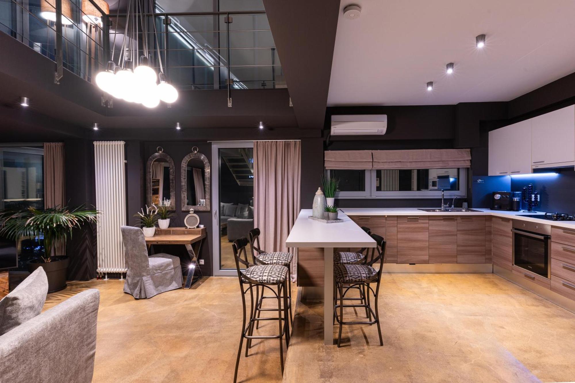 Ma Maison No5 Penthouse Loft, Private Heated Pool, Acropolis View, Ultra High Speed Internet 300 Mbps, Short Walk To Acropolis, Parking Upon Request, 1' From Metro Aten Exteriör bild